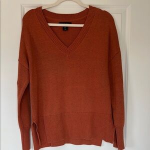 Women's V-Neck Sweater - Orange/Rust